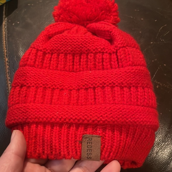 Redess - Picture 2 of 3